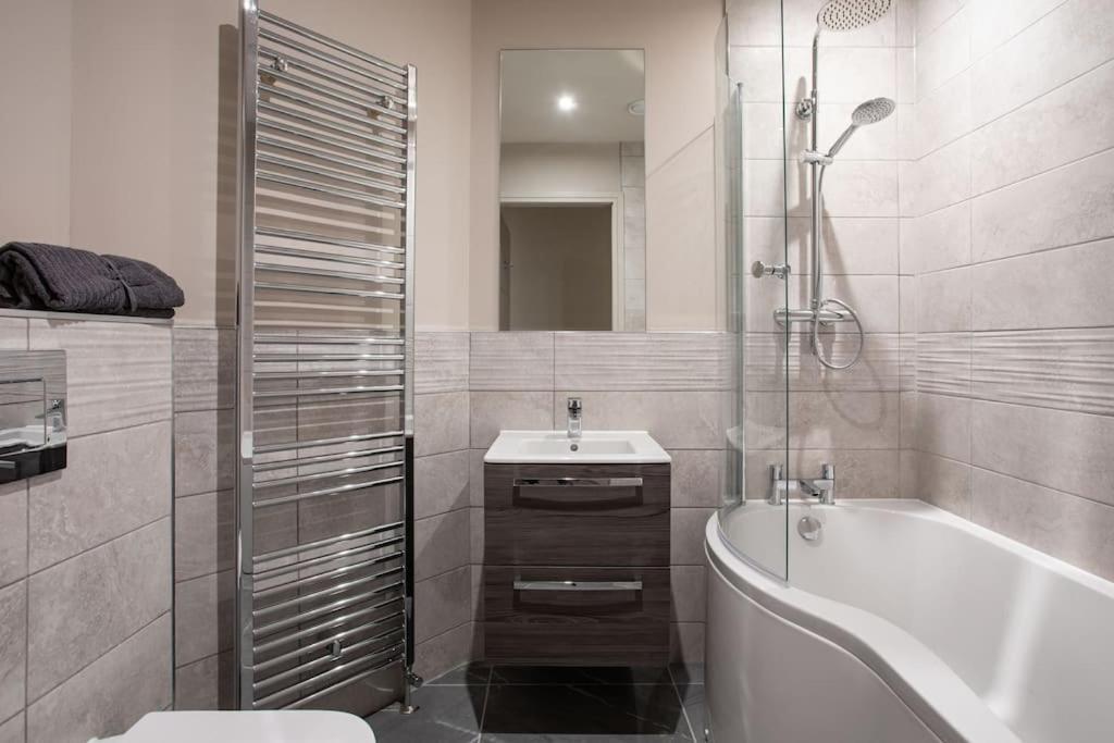 Stunning 2Br Next To The City Airport Bhd - Free Parking 벨파스트 외부 사진
